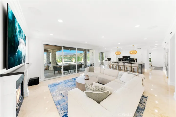 1040 S Summer Breeze Lane, Anaheim Hills, California 92808