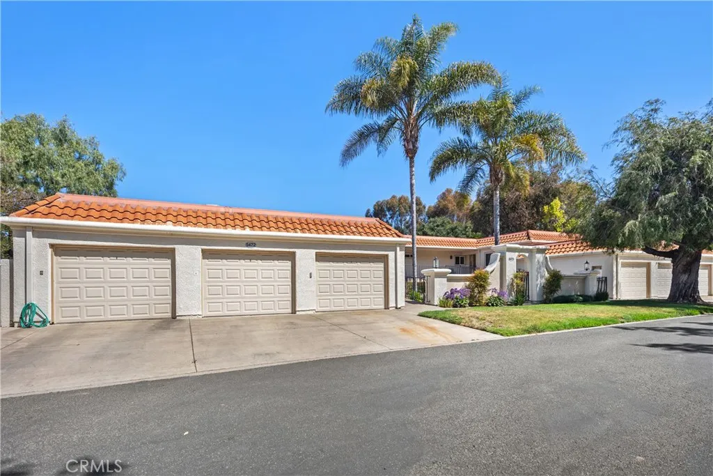 5472 Paseo Del Lago E B, Laguna Woods, California 92637, 2 Bedrooms Bedrooms, ,2 BathroomsBathrooms,Residential,For Sale,Paseo Del Lago,OC25176861