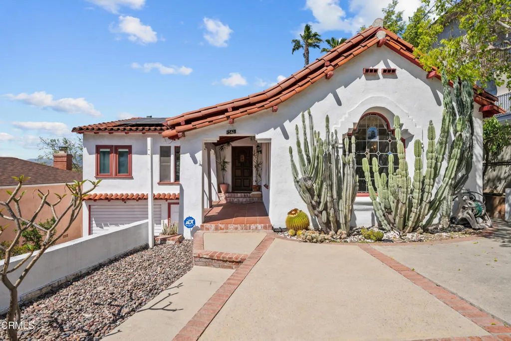 1513 E Garfield Avenue, Glendale, California 91205, 3 Bedrooms Bedrooms, ,2 BathroomsBathrooms,Residential,For Sale,Garfield,V1-31577