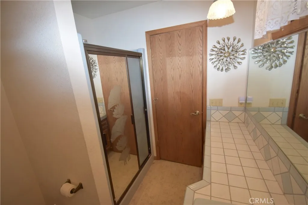 8448 Milpas Drive, Apple Valley, California 92308 home-pic-14