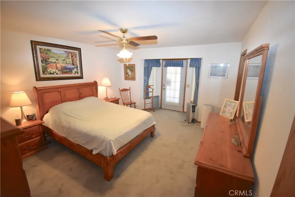 8448 Milpas Drive, Apple Valley, California 92308 home-pic-12