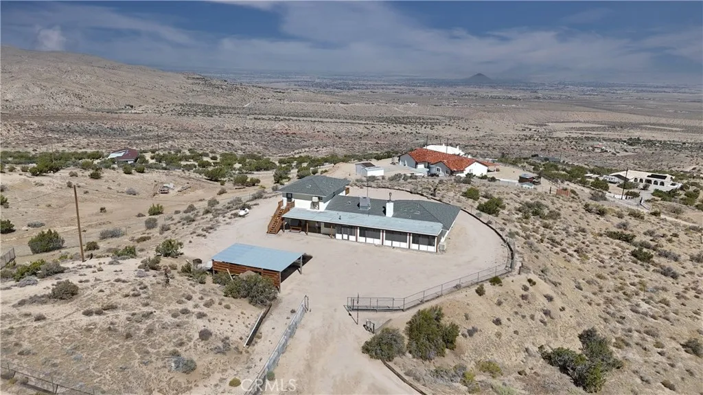 8448 Milpas Drive, Apple Valley, California 92308 home-pic-25