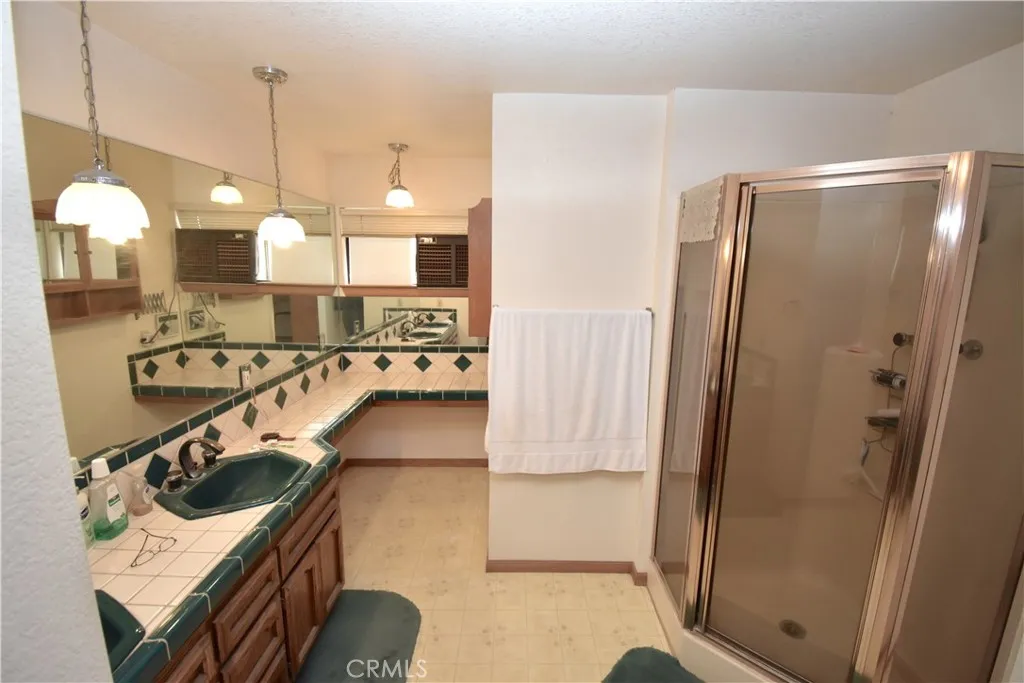 8448 Milpas Drive, Apple Valley, California 92308 home-pic-19