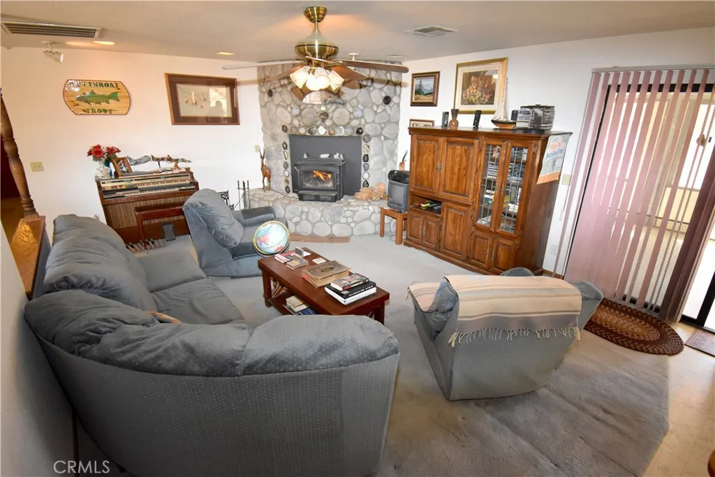 8448 Milpas Drive, Apple Valley, California 92308 home-pic-8