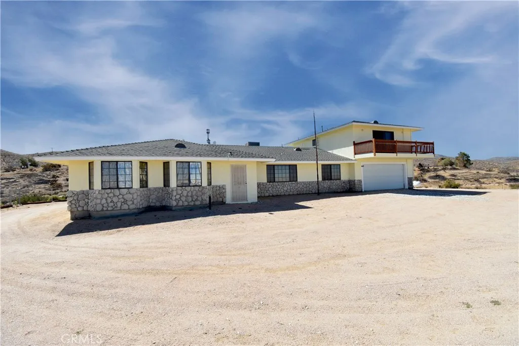 8448 Milpas Drive, Apple Valley, California 92308 home-pic-1