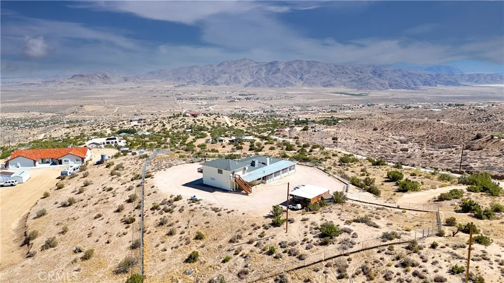 8448 Milpas Drive, Apple Valley, California 92308 home-pic-24