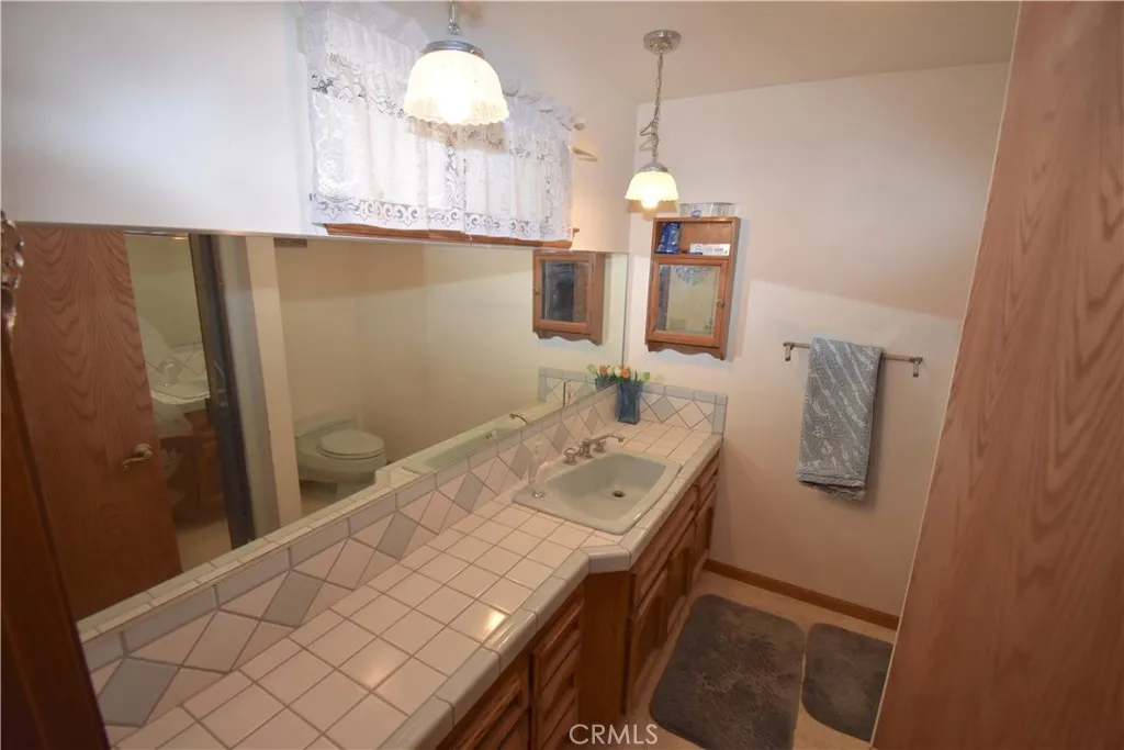 8448 Milpas Drive, Apple Valley, California 92308 home-pic-13