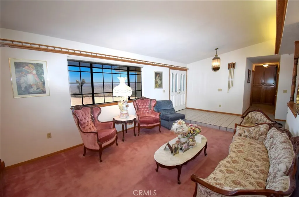 8448 Milpas Drive, Apple Valley, California 92308 home-pic-6