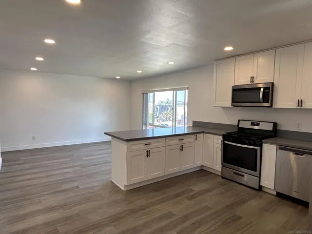 2006 Diamond St 12, San Diego, California 92109