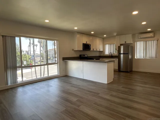 2006 Diamond St 12, San Diego, California 92109