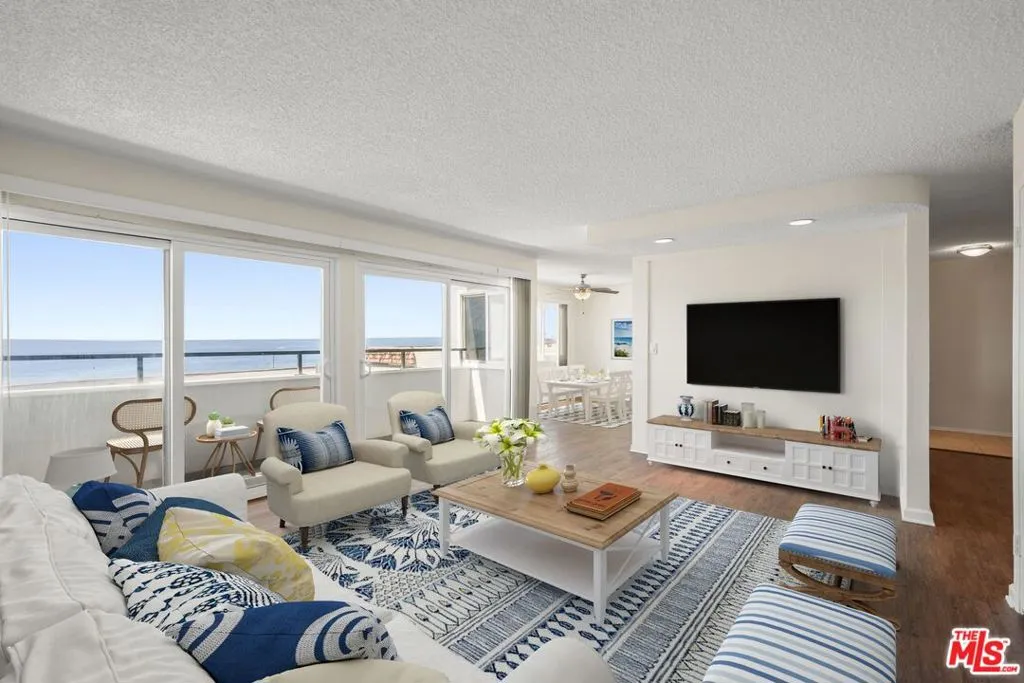 18002 Coastline Drive 14, Malibu, California 90265, 2 Bedrooms Bedrooms, ,2 BathroomsBathrooms,Residential Lease,For Rent,Coastline,25574861