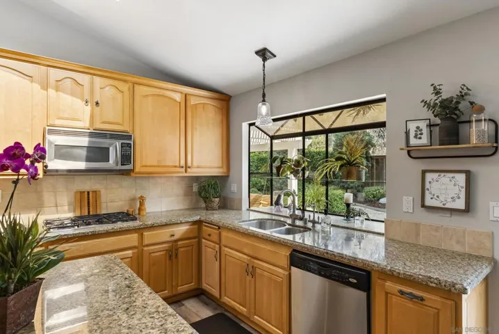 1630 Candlelight Gln, Escondido, California 92029