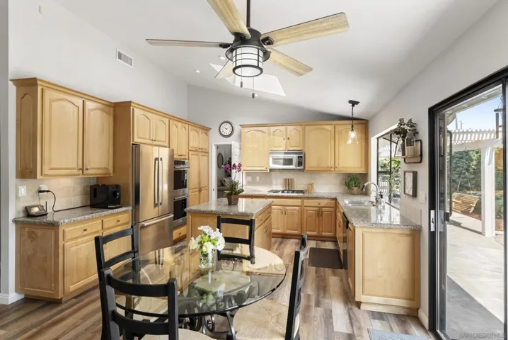 1630 Candlelight Gln, Escondido, California 92029