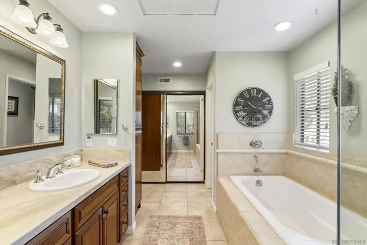 1630 Candlelight Gln, Escondido, California 92029