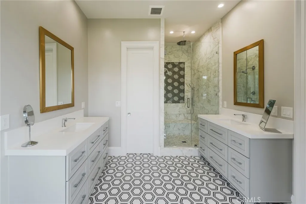 106 Ocean Vista, Newport Beach, California 92660 home-pic-24