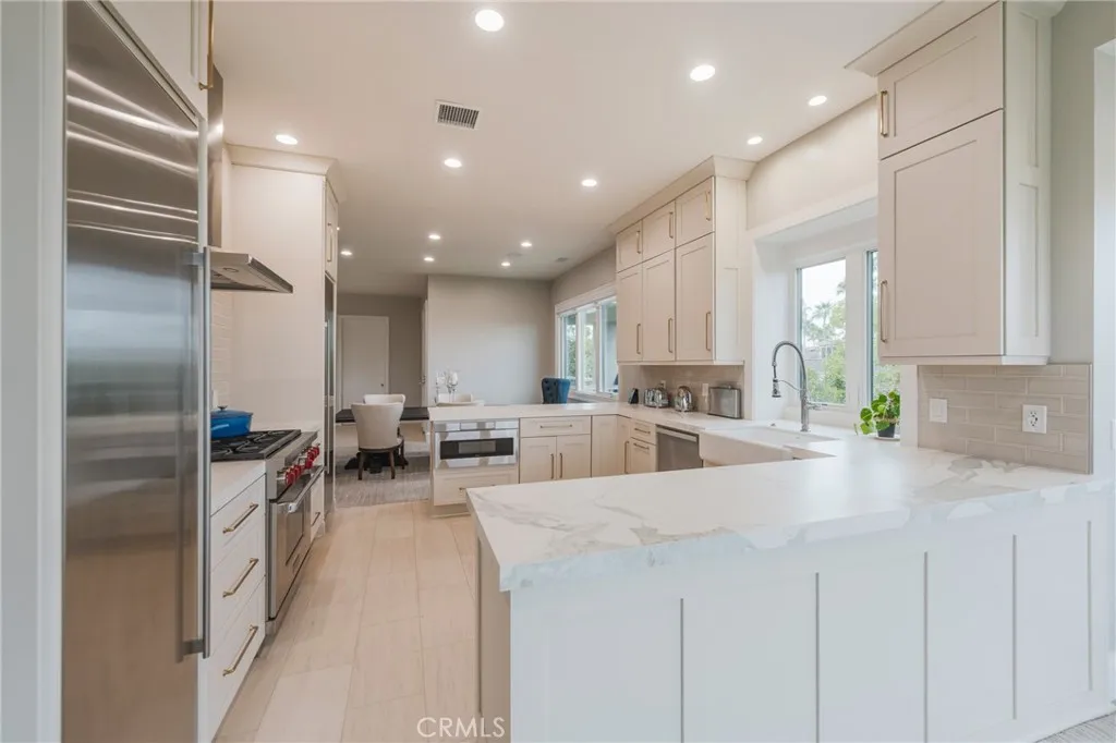 106 Ocean Vista, Newport Beach, California 92660 home-pic-10