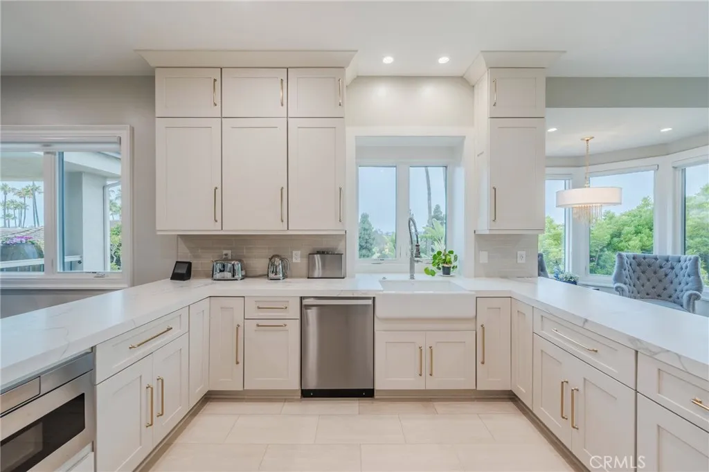 106 Ocean Vista, Newport Beach, California 92660 home-pic-9