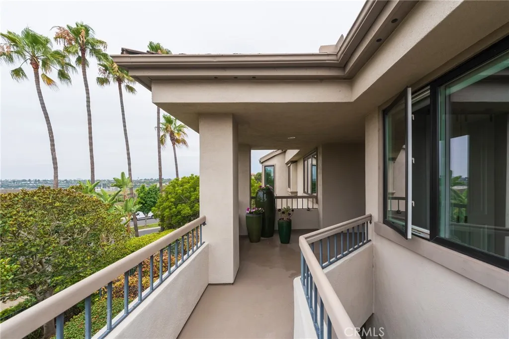 106 Ocean Vista, Newport Beach, California 92660 home-pic-2