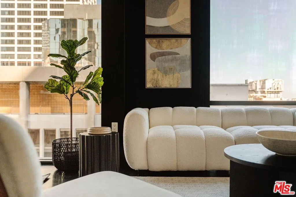 655 S Hope Street 1401, Los Angeles, California 90017 home-pic-3