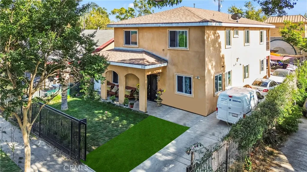 710 E 2nd Street, Santa Ana, California 92701, ,Residential Income,For Sale,2nd,PW25177092