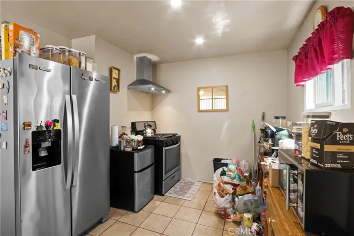 515 W Mcfadden Avenue, Santa Ana, California 92707
