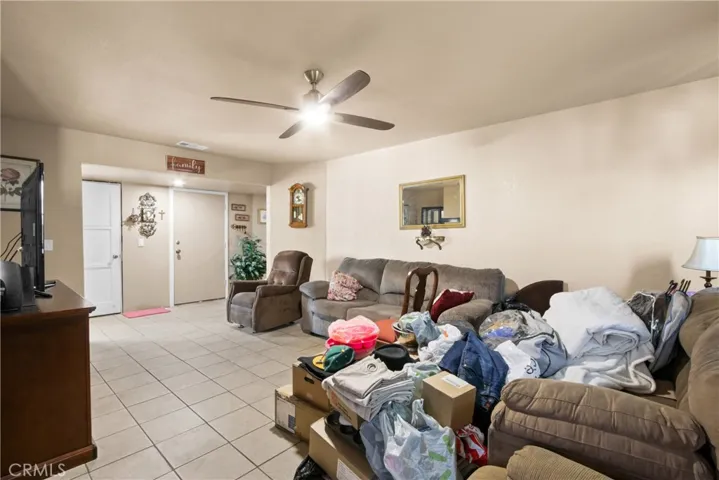 515 W Mcfadden Avenue, Santa Ana, California 92707