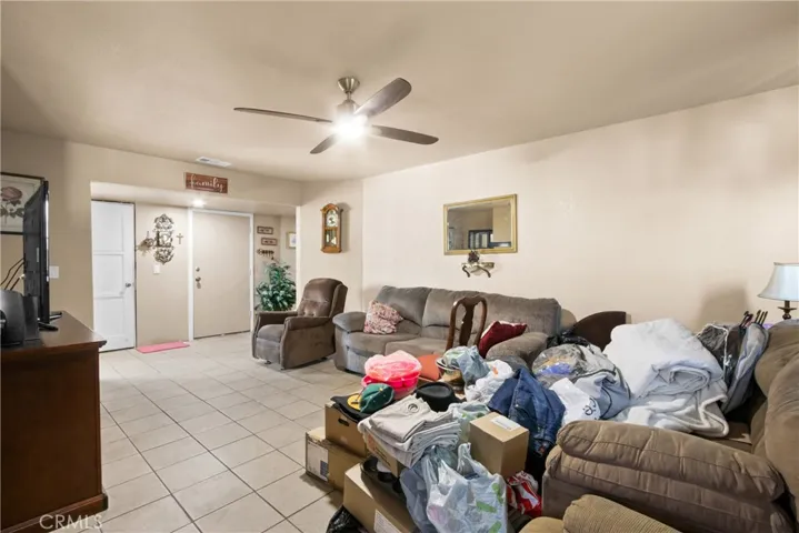 515 W Mcfadden Avenue, Santa Ana, California 92707