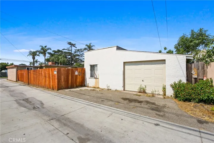 517 W. Mcfadden Ave.