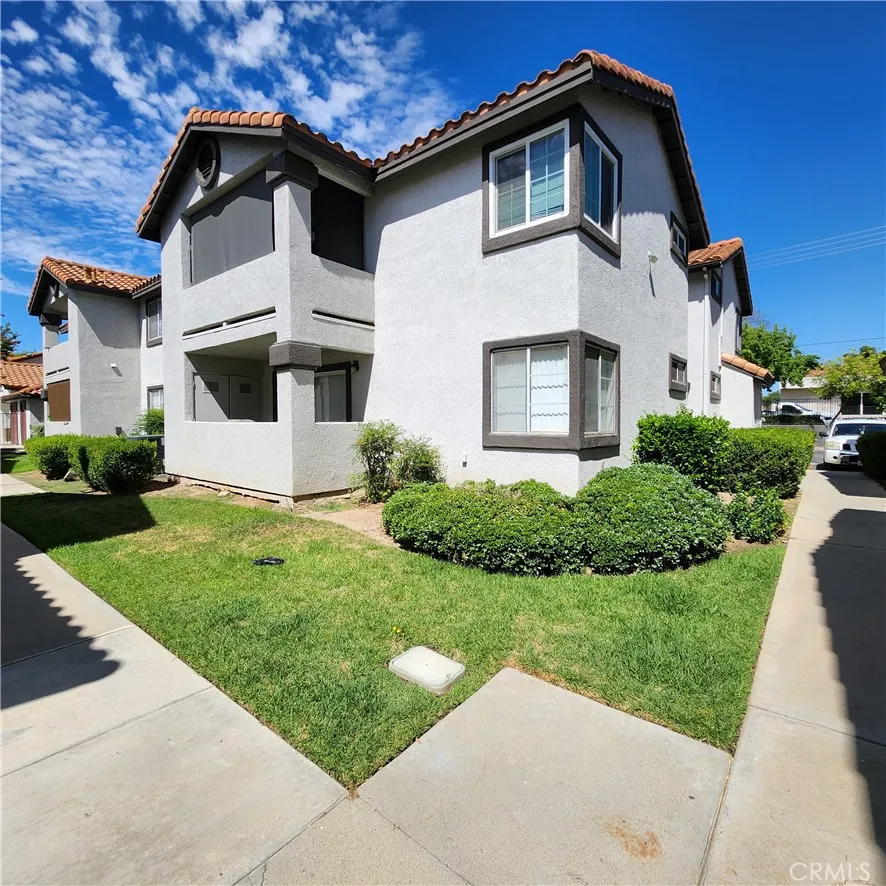 16377 Lakeshore Drive 2f, Lake Elsinore, California 92530, 2 Bedrooms Bedrooms, ,2 BathroomsBathrooms,Residential,For Sale,Lakeshore,IV25172904