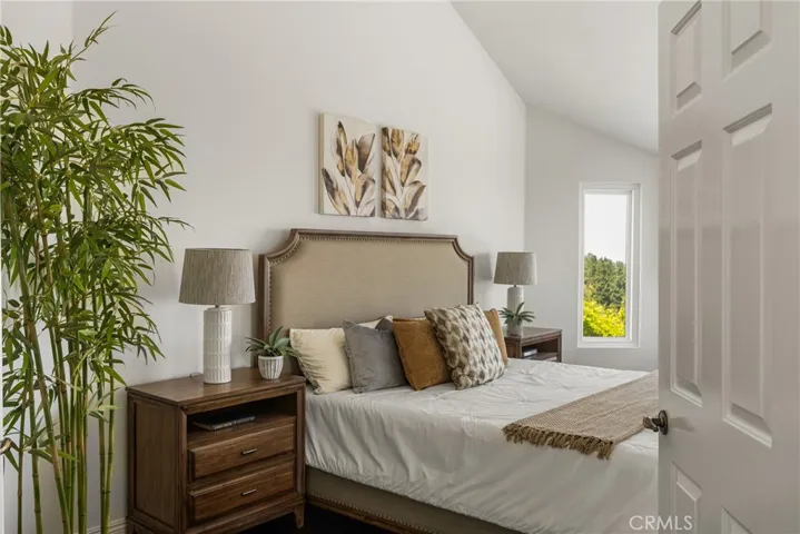 580 S Londerry Ln, Anaheim Hills, California 92807