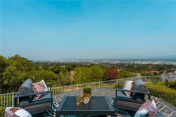 580 S Londerry Ln, Anaheim Hills, California 92807
