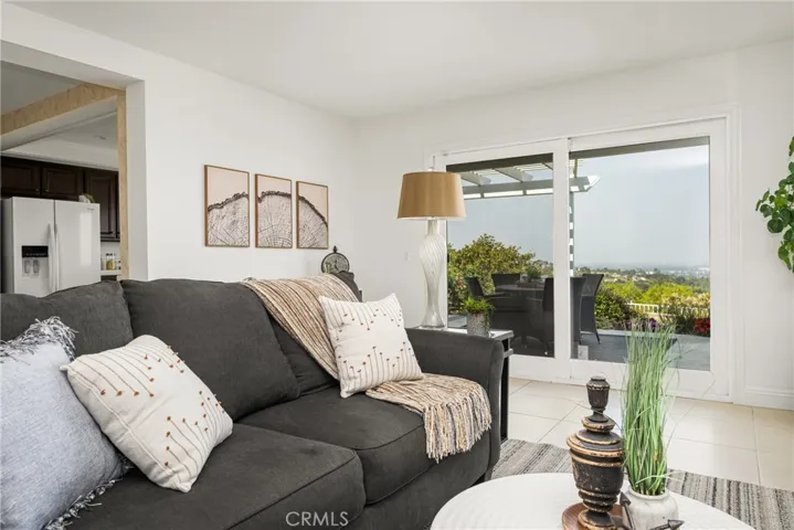 580 S Londerry Ln, Anaheim Hills, California 92807