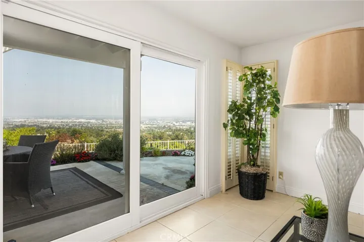 580 S Londerry Ln, Anaheim Hills, California 92807