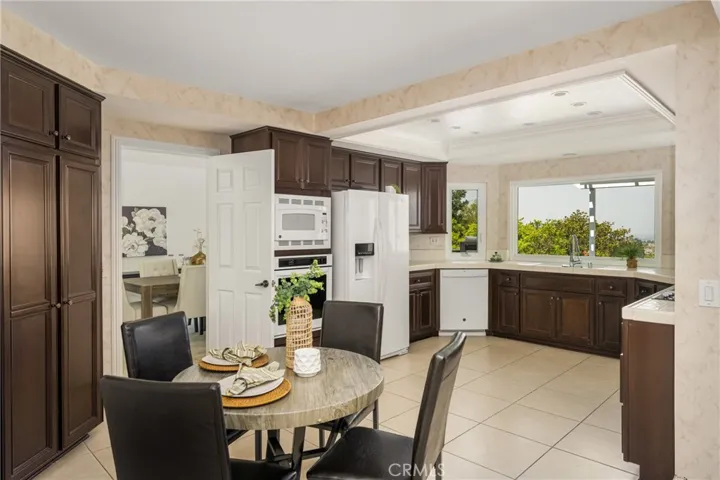 580 S Londerry Ln, Anaheim Hills, California 92807