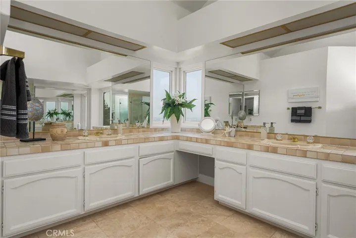 580 S Londerry Ln, Anaheim Hills, California 92807