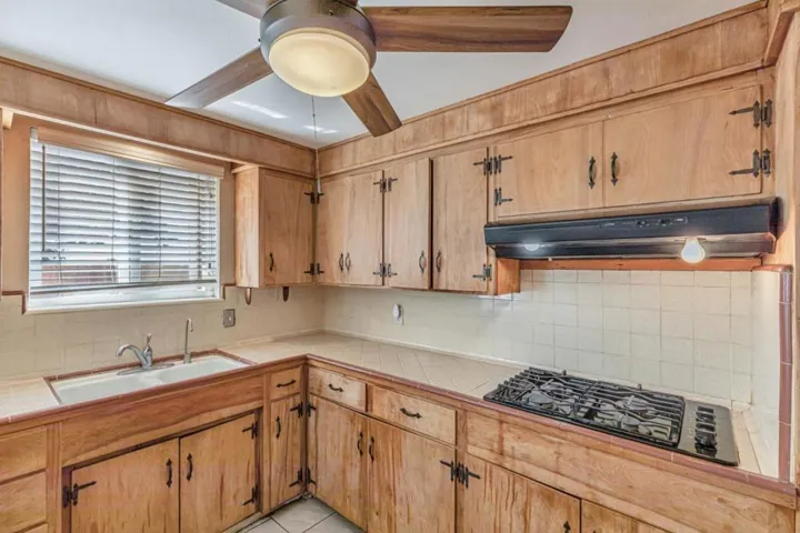 2718 Ferguson Road, Gilroy, California 95020