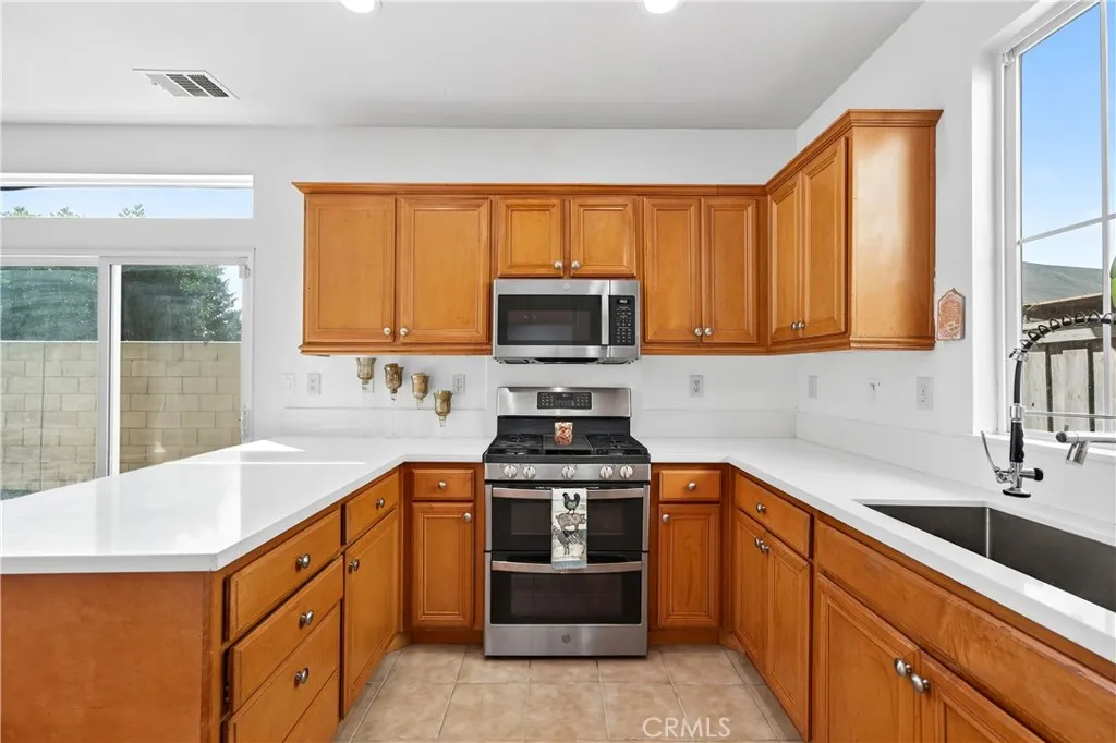 229 E 220th Street, Carson, California 90745 home-pic-22