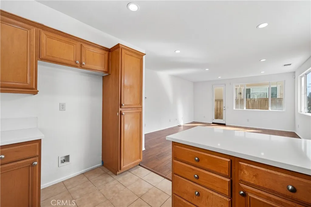 229 E 220th Street, Carson, California 90745 home-pic-23