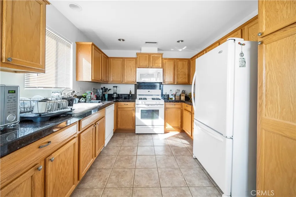 2334 Marlin Drive, Thermal, California 92274 home-pic-9