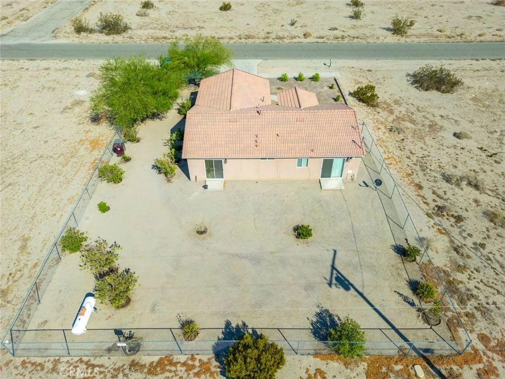 2334 Marlin Drive, Thermal, California 92274 home-pic-32