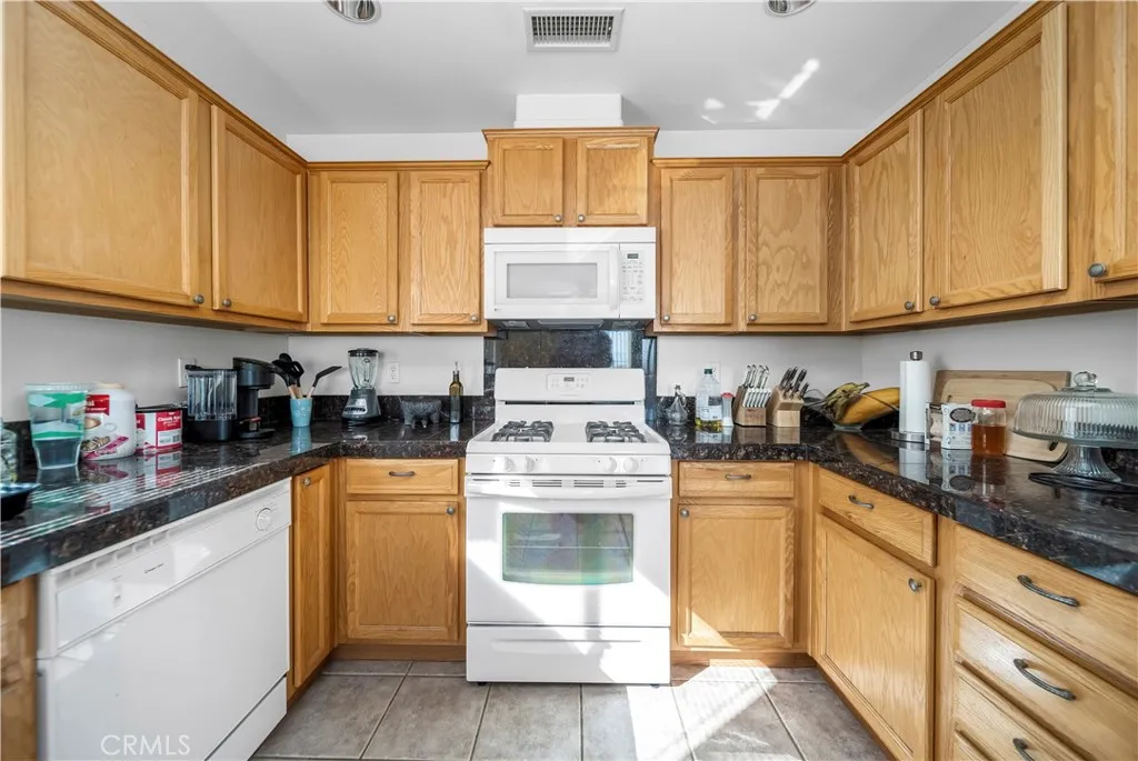 2334 Marlin Drive, Thermal, California 92274 home-pic-10