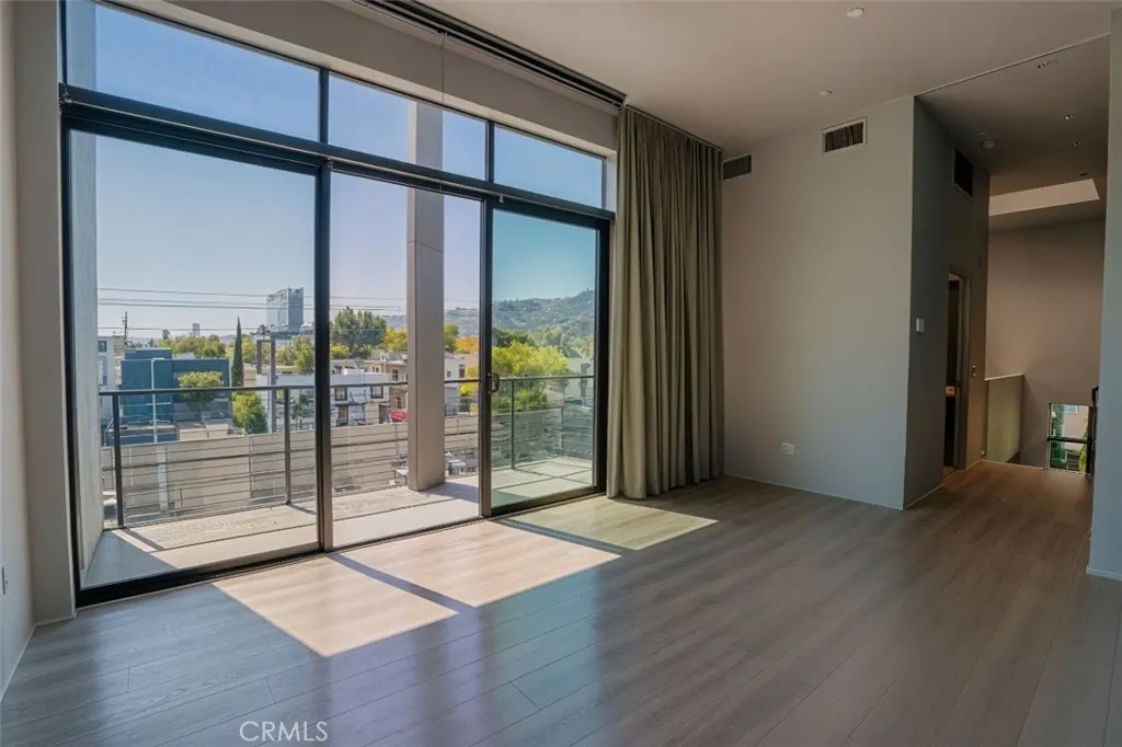 1011 N Orange Grove Avenue 5, West Hollywood, California 90046 home-pic-17