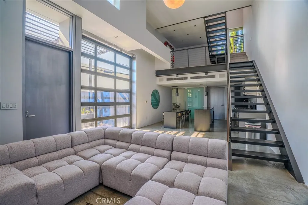 1011 N Orange Grove Avenue 5, West Hollywood, California 90046, 2 Bedrooms Bedrooms, ,2 BathroomsBathrooms,Residential,For Sale,Orange Grove,SR25177129