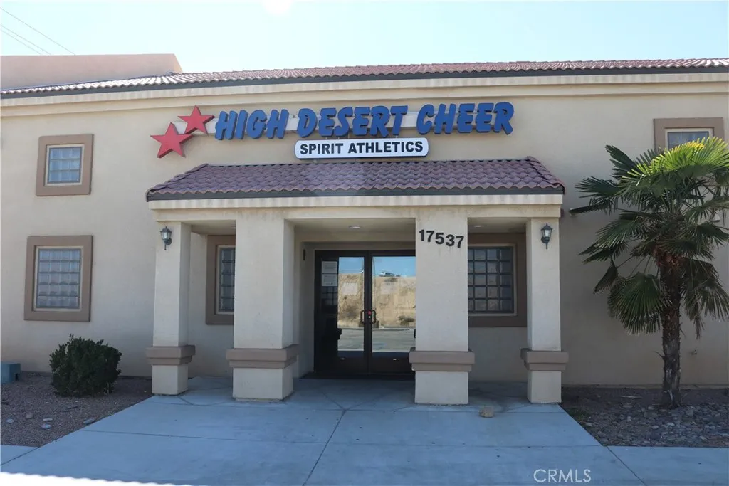 17537 Bear Valley Road, Hesperia, California 92345 — photo 4