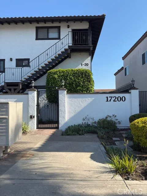 17200 Newhope Street 217, Fountain Valley, California 92708, 2 Bedrooms Bedrooms, ,2 BathroomsBathrooms,Residential,For Sale,Newhope,PW25177328