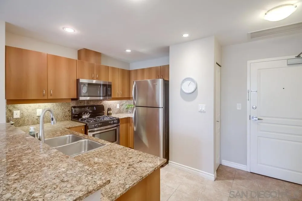 300 W Beech St 1101, San Diego, California 92101 home-pic-8