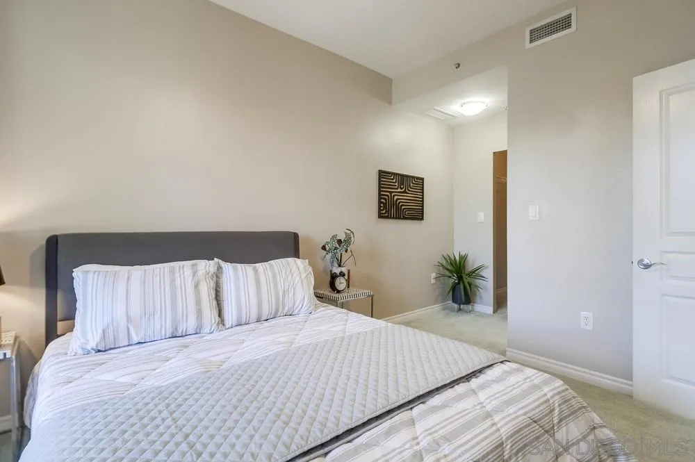 300 W Beech St 1101, San Diego, California 92101 home-pic-11