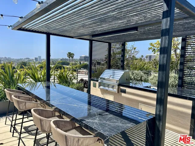 12431 Rochester Avenue 407, Los Angeles, California 90025