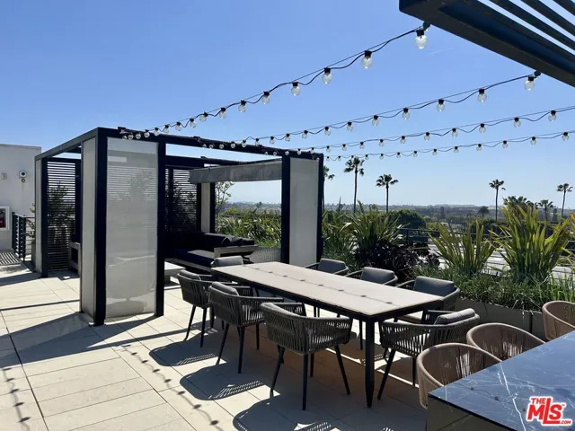 12431 Rochester Avenue 407, Los Angeles, California 90025