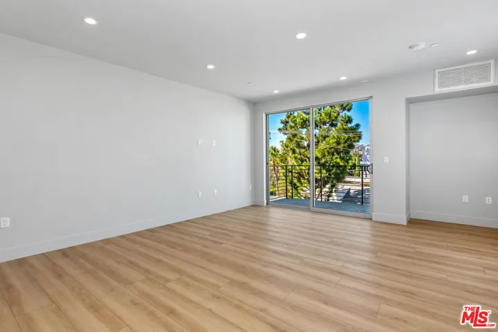 12431 Rochester Avenue 407, Los Angeles, California 90025